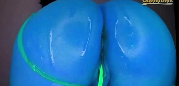  Blue babe shakes her ass and tits